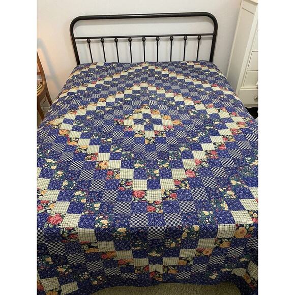 STUNNING Quilt 98"x86" Navy Blue Floral Postage Stamp Diamond Handmade Vintage - Picture 1 of 15